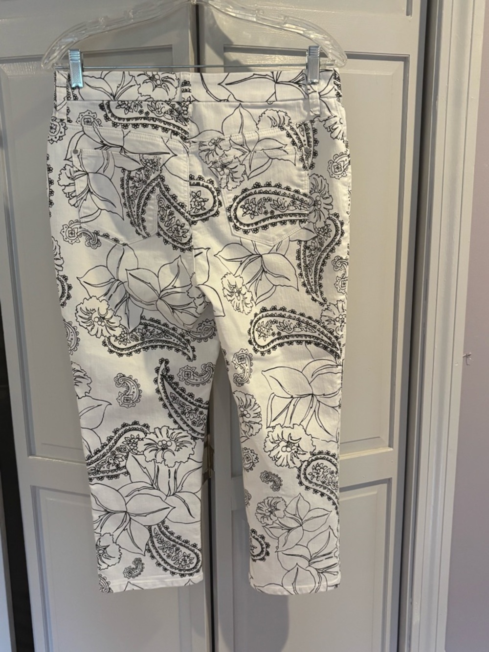 Chico's Black & White Paisley/Floral Capris - Picture 5 of 5